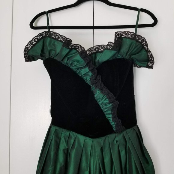 Stunning vintage Victor Costa ballgown - Picture 3 of 11